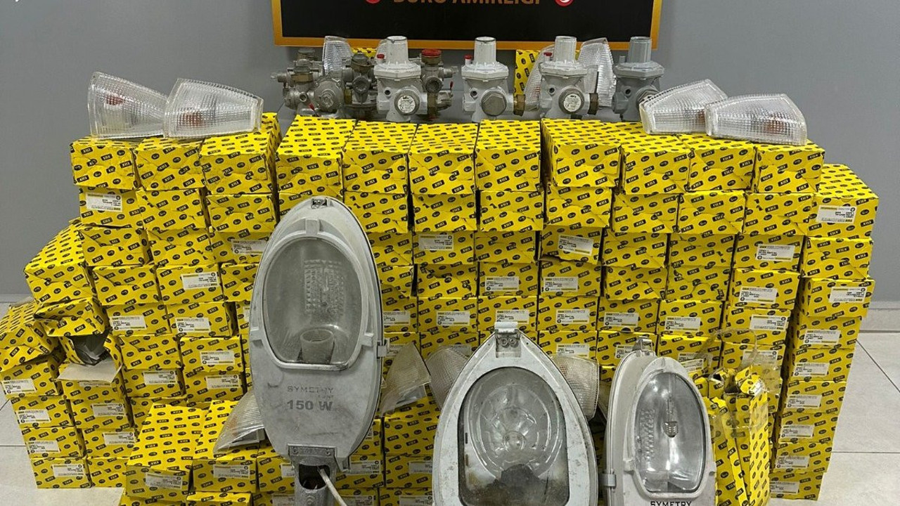 Araç sinyal ve far lambaları çalan şüpheli yakalandı