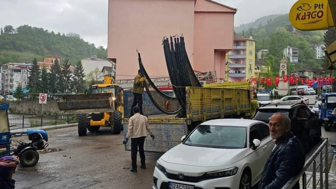Belediye AKP'den CHP'ye geçince büyükşehir belediyesi hizmetlerini geri çekmeye başladı