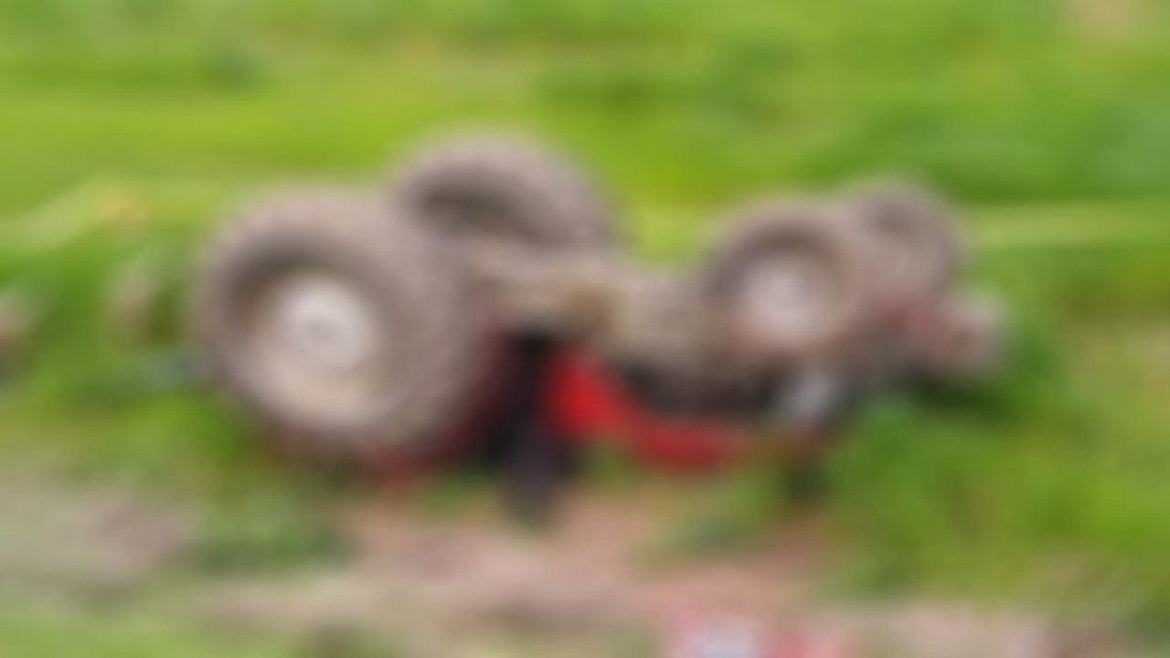 Devrilen traktörün altında kalarak can verdi (07 Mayıs 2024)