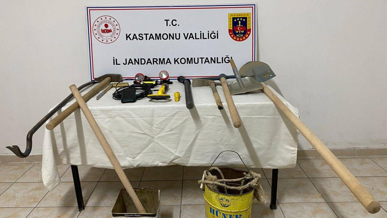 Hazine avcılarına suçüstü baskın: 5 gözaltı