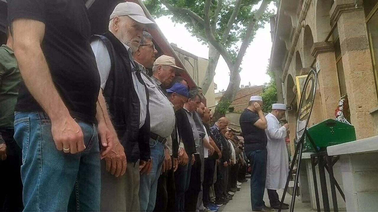 Motosikletten düşerek hayatını kaybeden 15 yaşındaki çocuk toprağa verildi