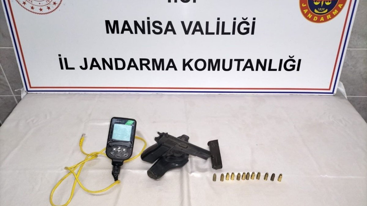 Manisa'da kaçak kazıya 14 gözaltı