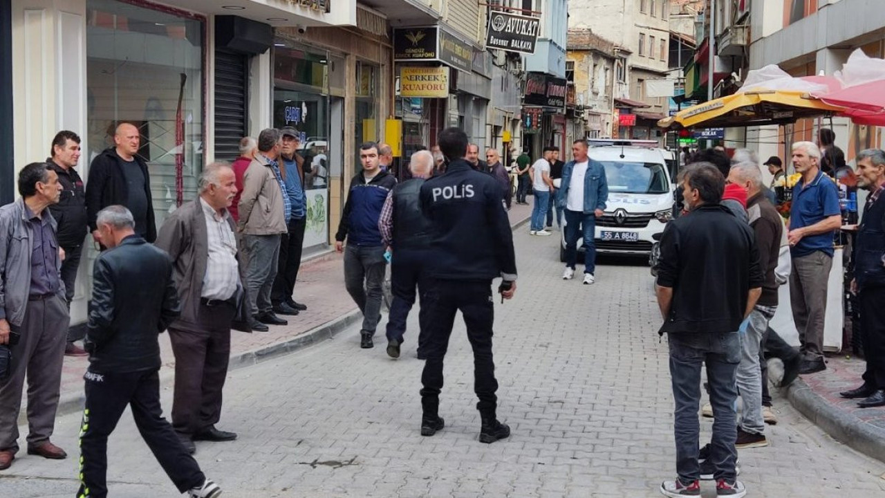 Garsonun koluna saçma isabet etti