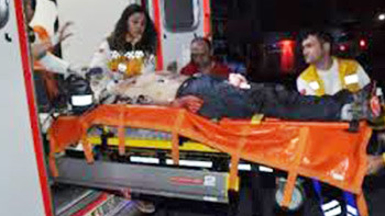 Demir kesme makinesi ile kendi boğazını kesti