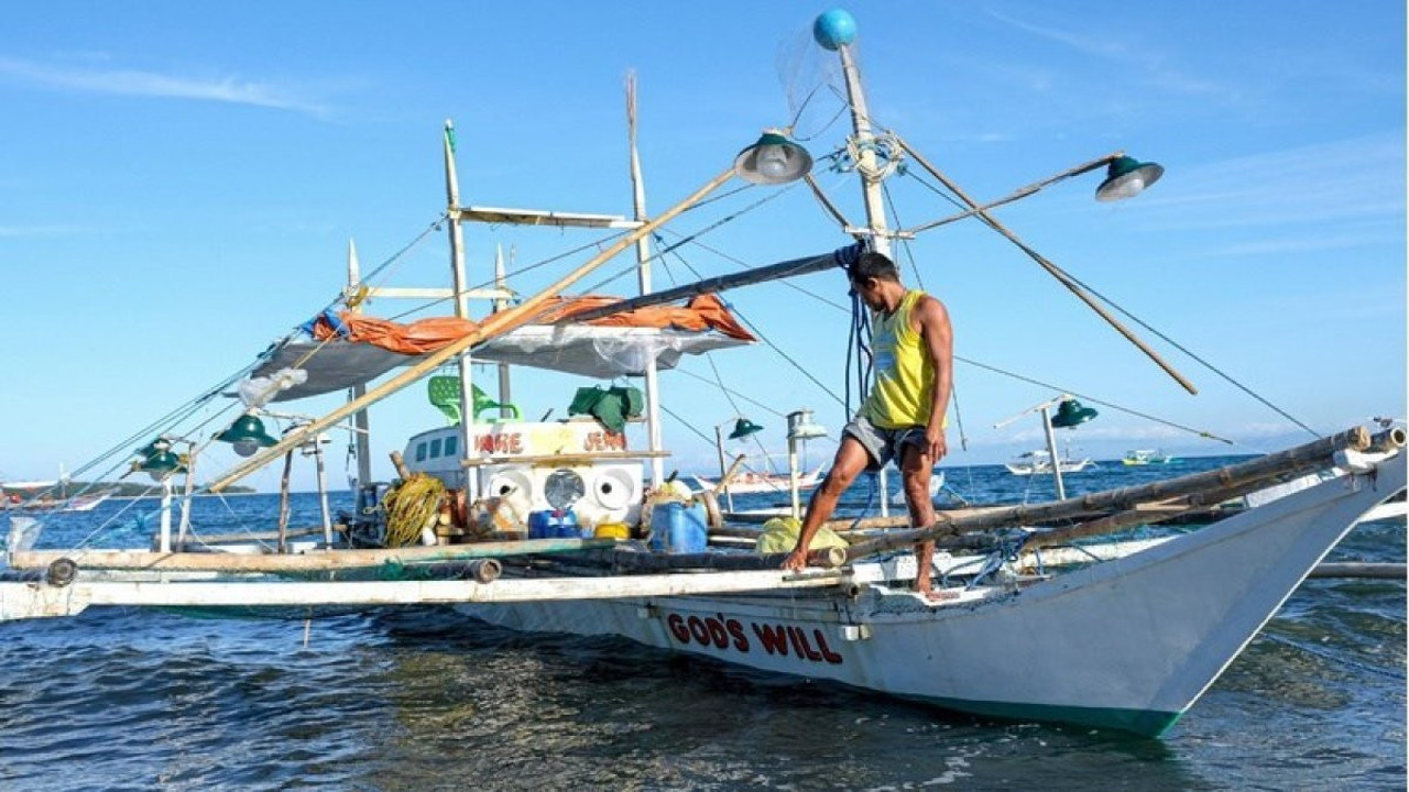 Filipinler'de balıkçı teknesinde patlama: 6 ölü