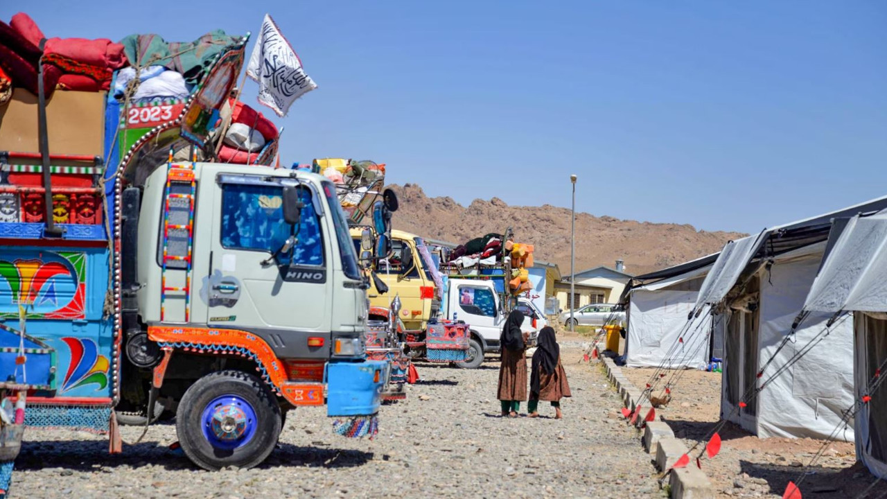 İran ve Pakistan, Afganları sınır dışı ediyor