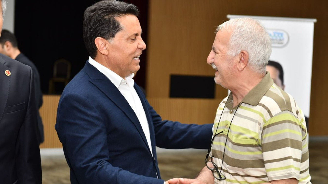 Başkan Özer vatandaşla bayramlaştı