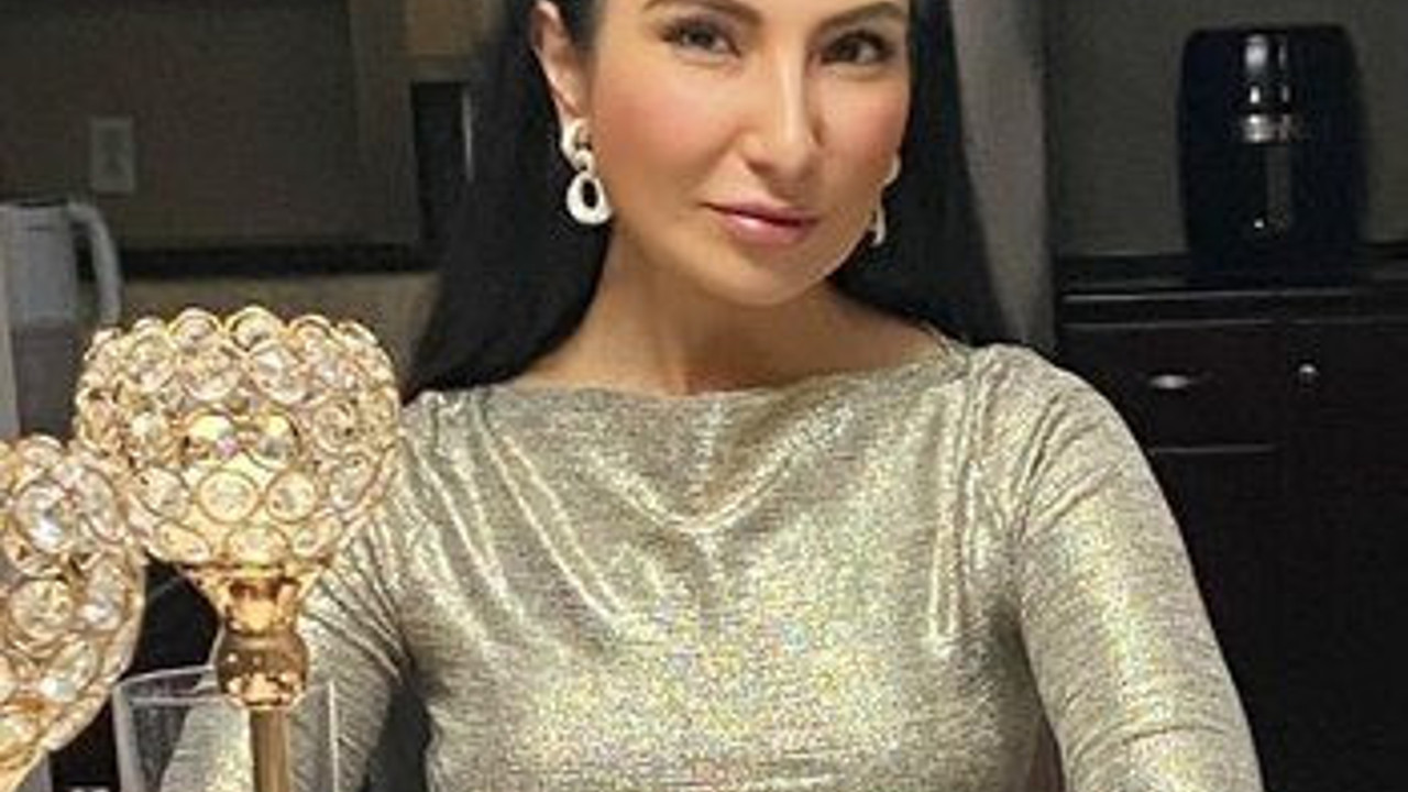 Önce karısını son kendisini vurdu