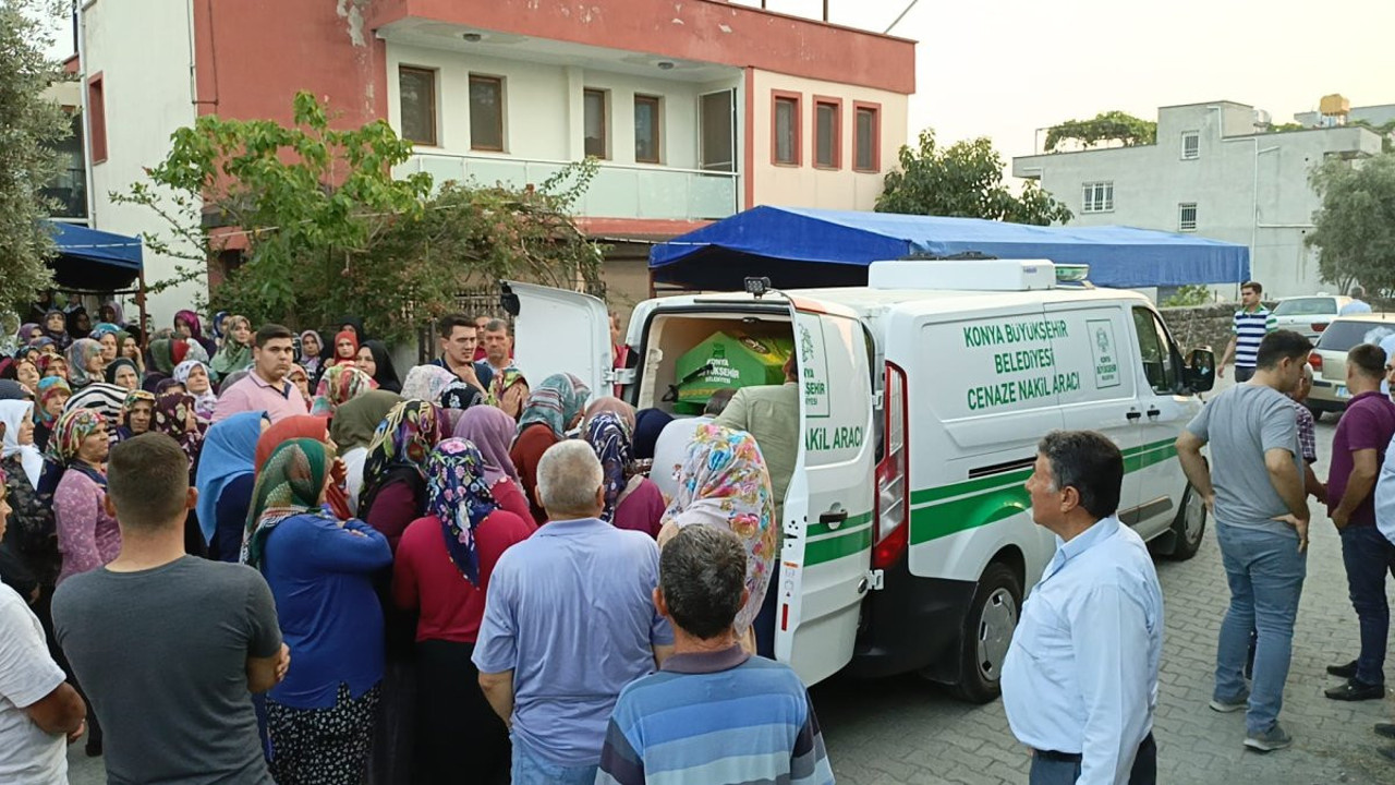 İki araç çarpıştı: 4 kişi öldü, 2 bebek yaralandı