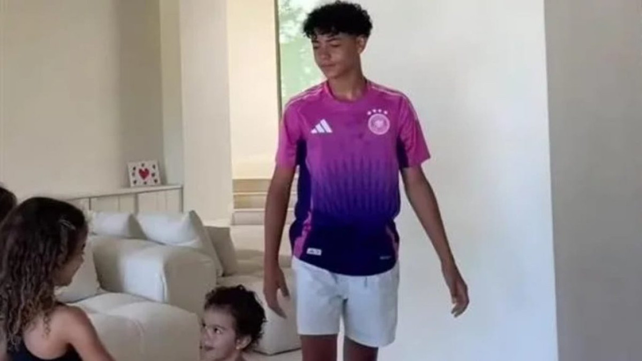 Ronaldo'nun oğlunun neden Almanya forması giydiği ortaya çıktı