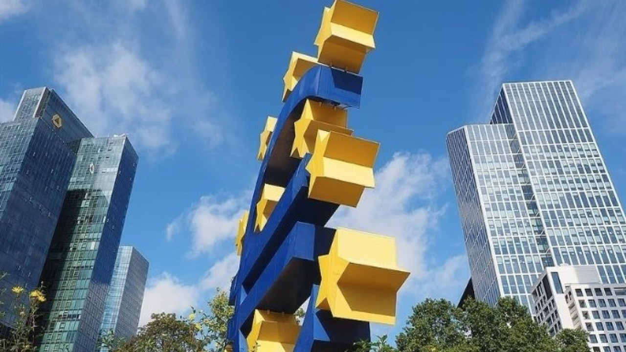 Euro Bölgesi’nde kredilerde durgunluk