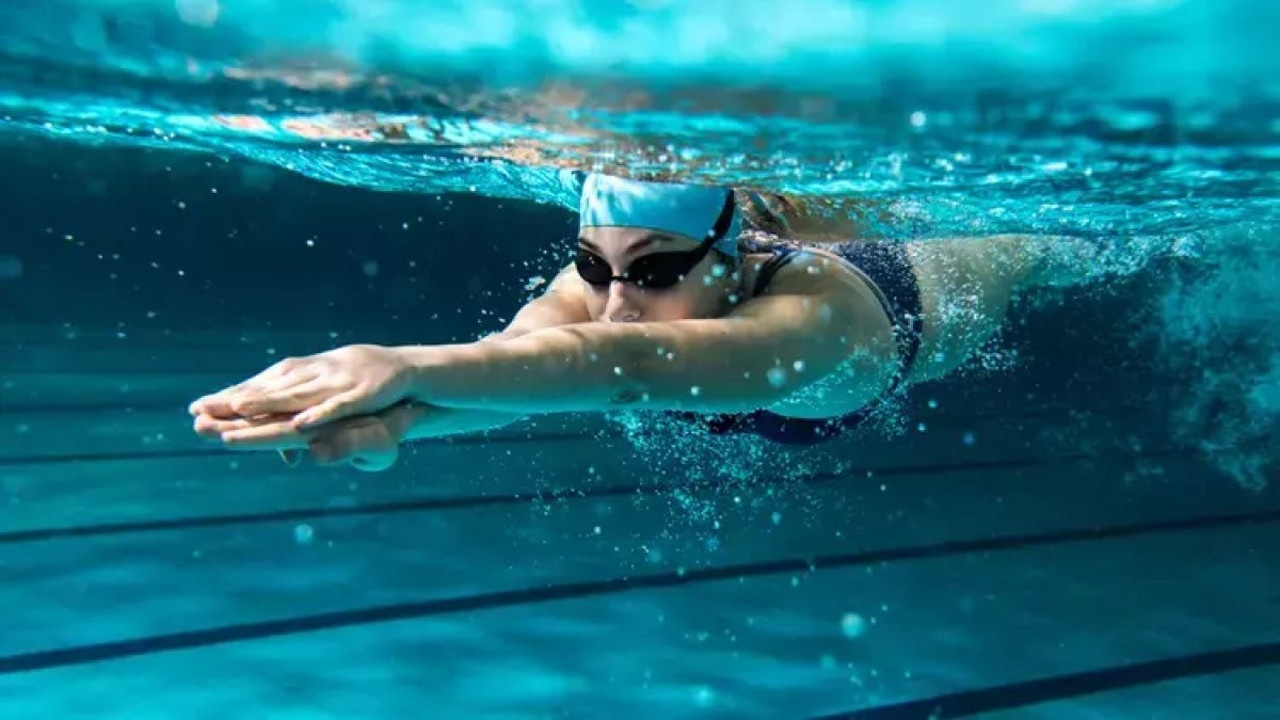 Havuz ve denizde gözleri korumak için öneriler