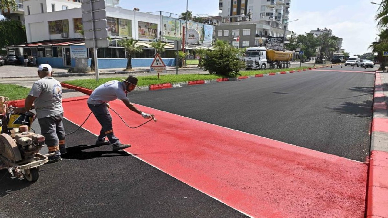 Lara Caddesi yenilendi