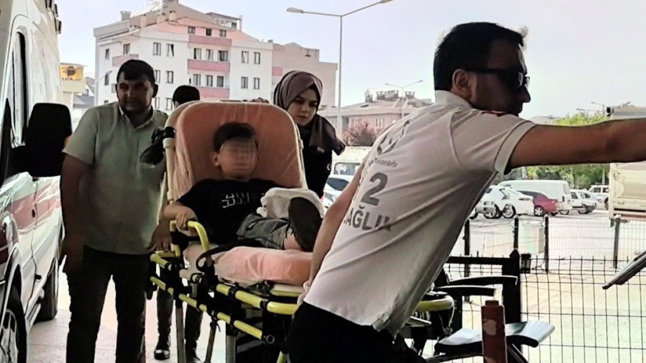 İş makinesi 7 yaşındaki çocuğun parmağını kopardı