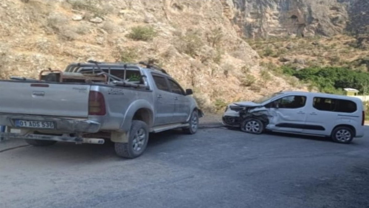 İki araç kafa kafaya çarpıştı. 8 yaralı (18 Temmuz 2024)