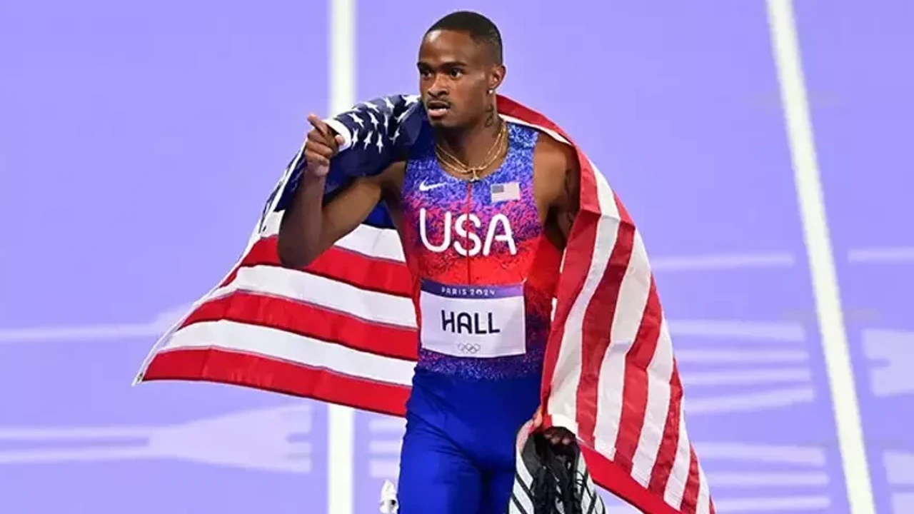 Altın madalya Quincy Hall'un oldu