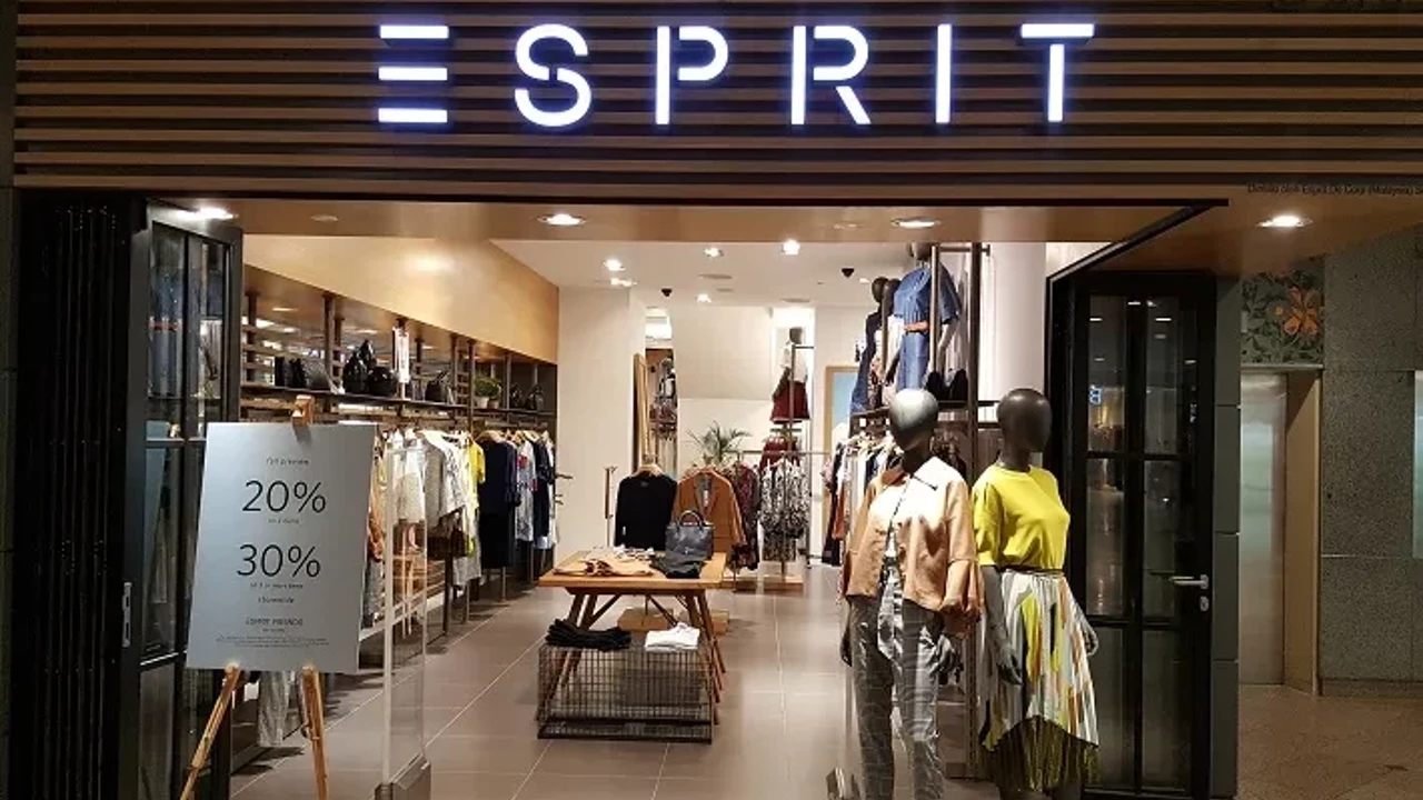 Esprit tüm şubelerini kapatıyor