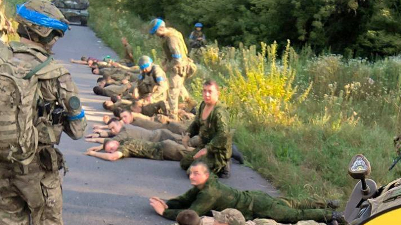 Kursk'ta 24 Ukraynalı asker teslim oldu
