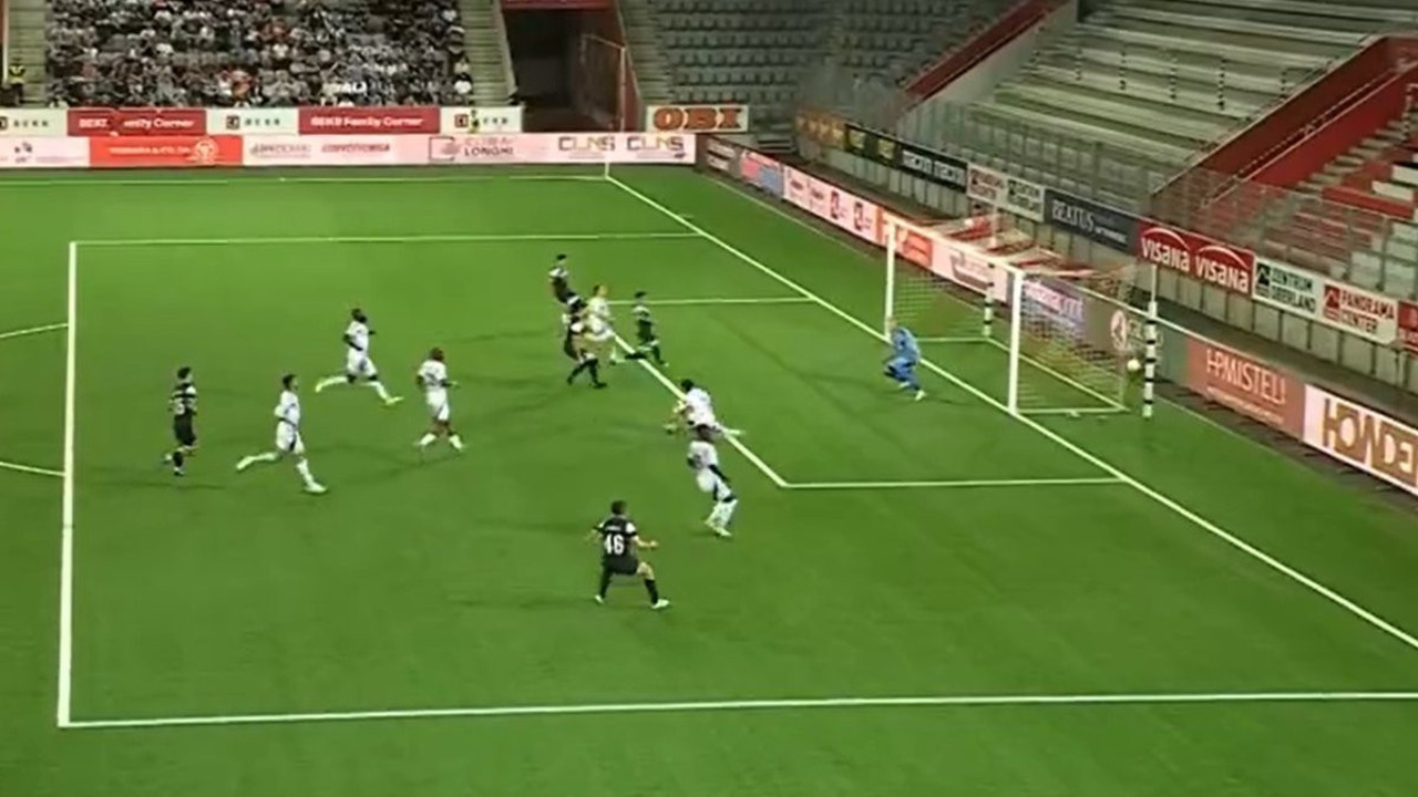 Beşiktaş içten yıkıldı. Paulista'dan büyük hata