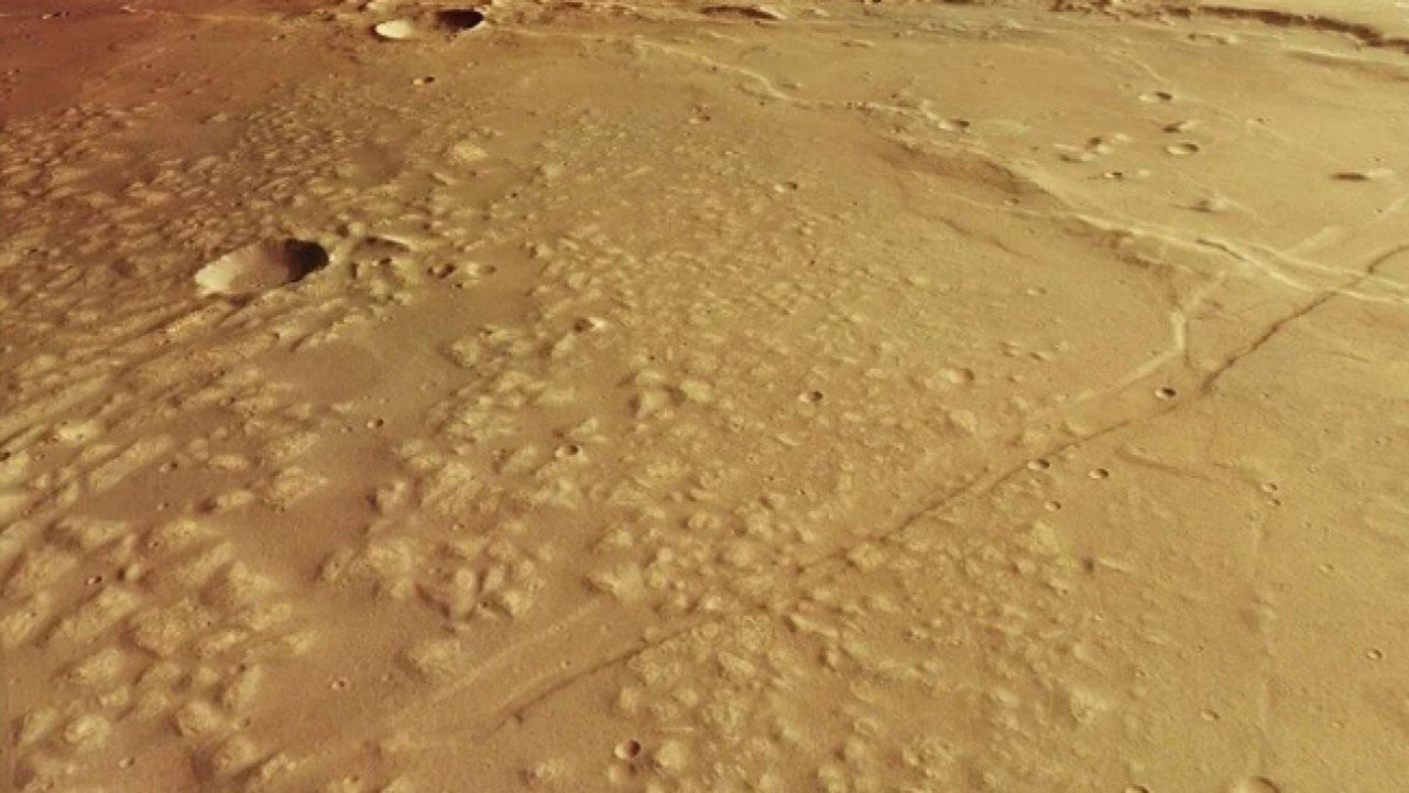 Mars'ta antik göl keşfedildi. Dünya'daki bütün göllerden büyük