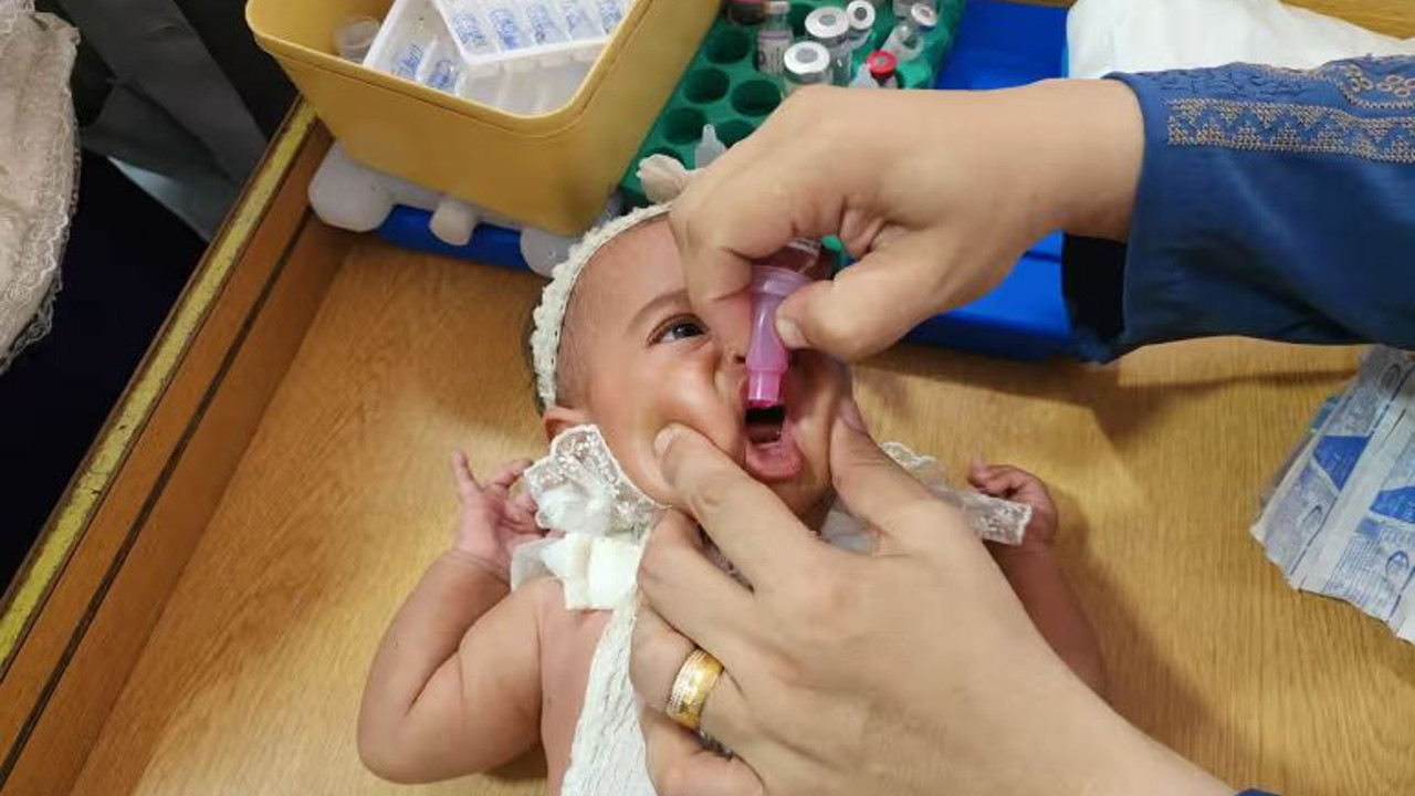 Gazze'de ilk kez çocuk felci aşısı yapıldı