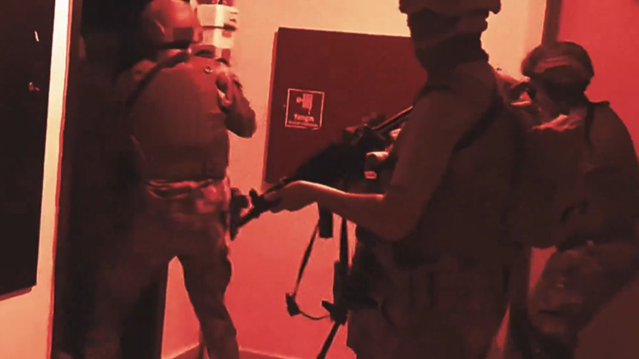 FETÖ'ye kıskaç operasyonu. 34 şüpheli yakalandı