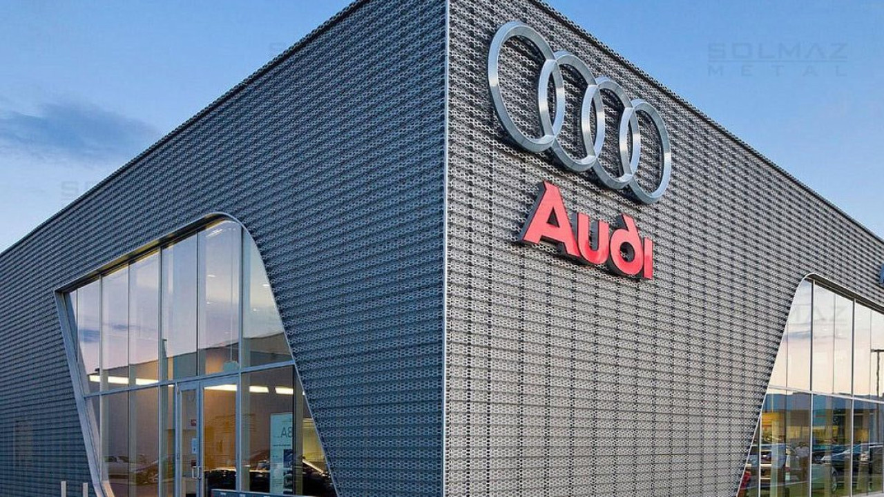 Audi fabrikası çalışanları araba anahtarlarına el koydu