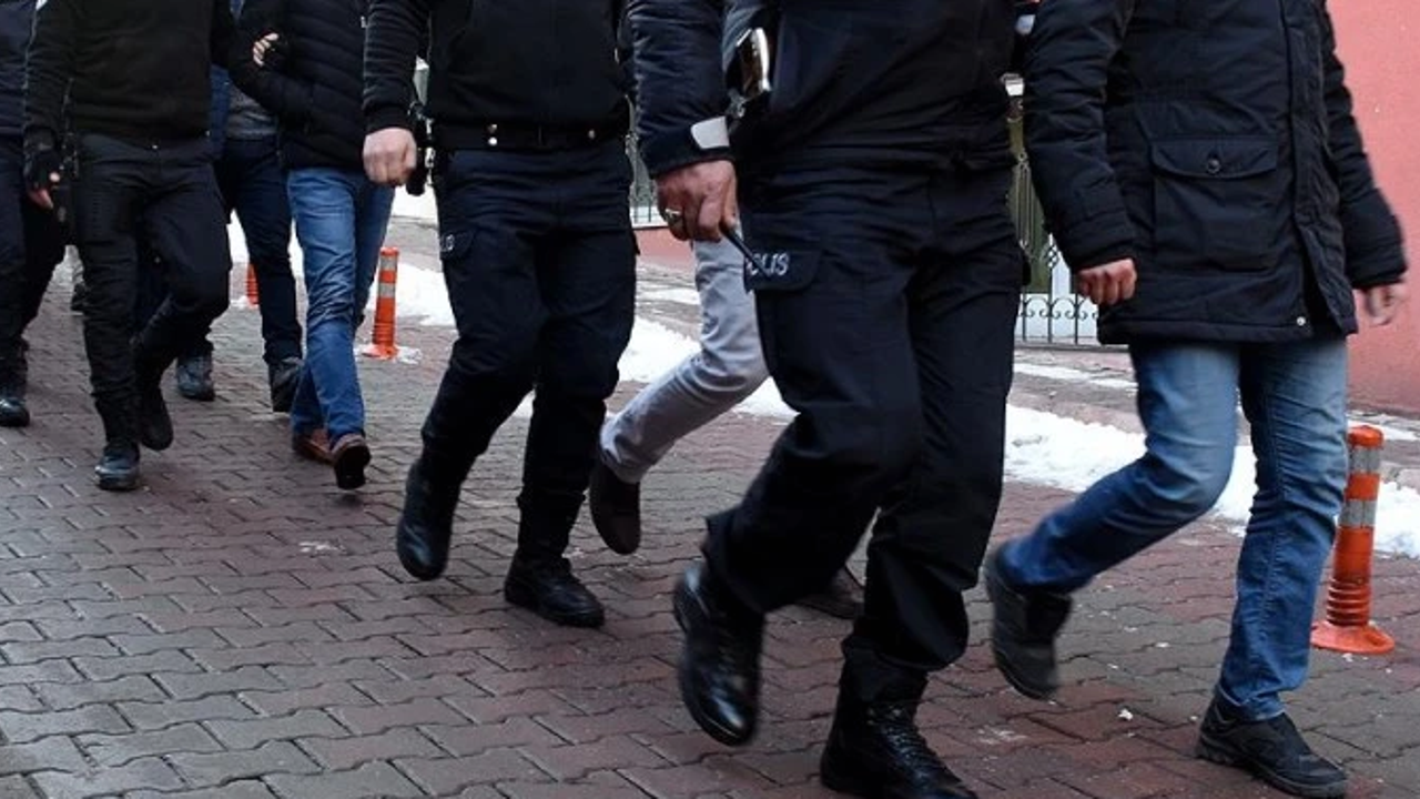 Üzümlü'de uyuşturucu operasyonunda 4 şüpheli yakalandı