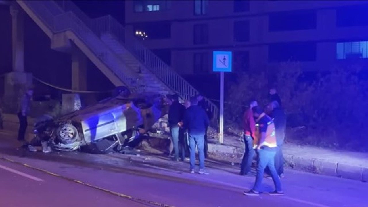 Bayburt'ta devrilen otomobilin sürücüsü hayatını kaybetti