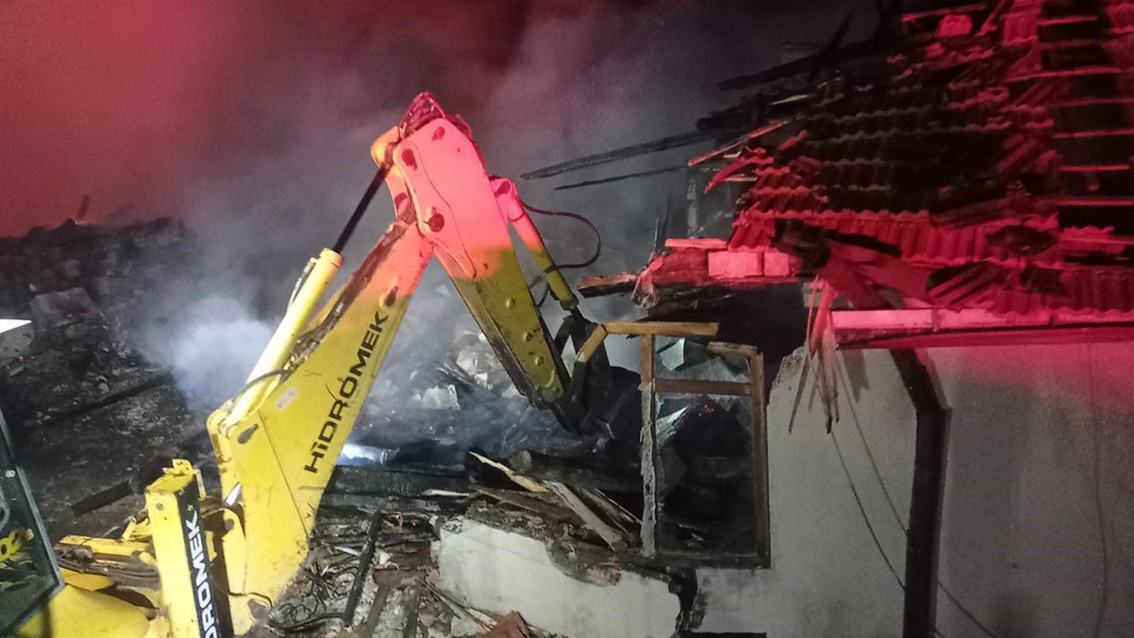 Alaca’da depo yangını: Kontrol altına alındı