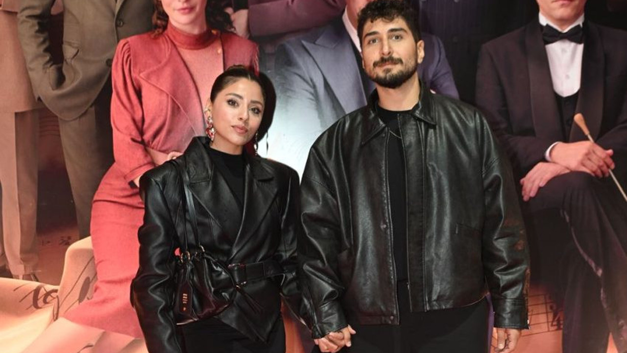 Kızılcık Şerbeti'nin Doğa'sı Sıla Türkoğlu galaya sevgilisi ile geldi! İlk kez ele ele görüntülendi