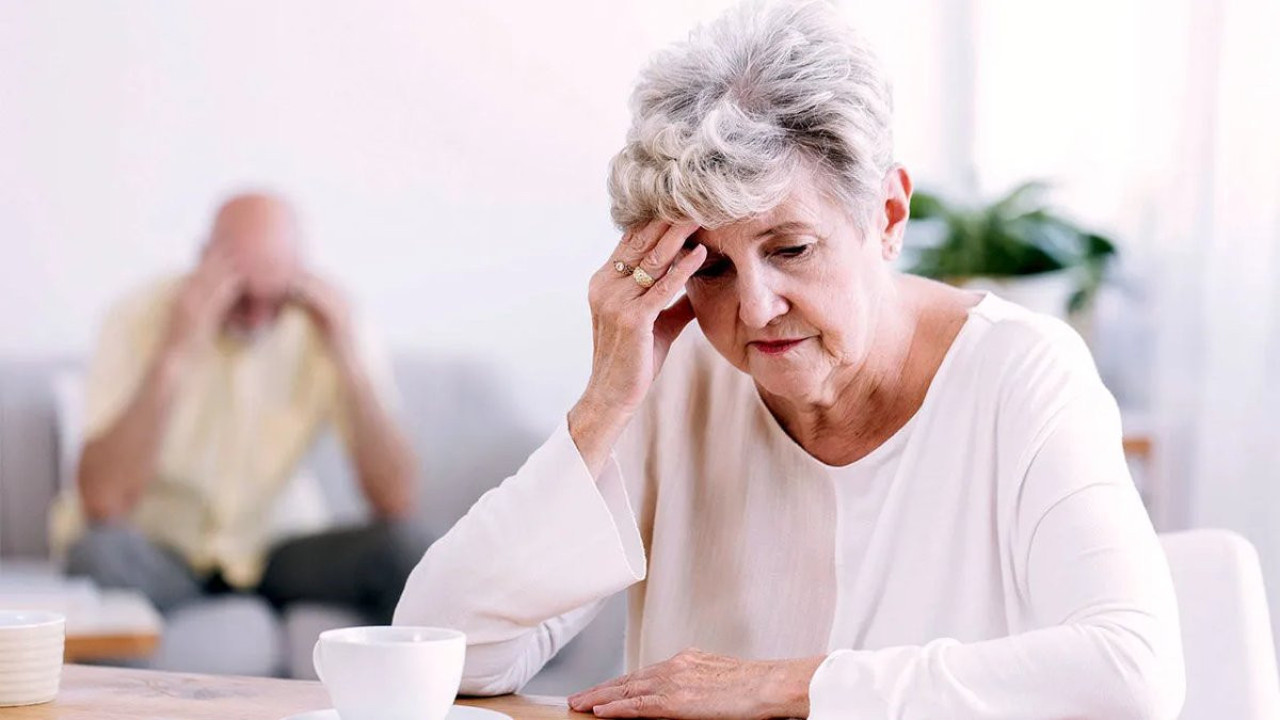 Yalnızlık demans riskini artırıyor mu? Uzmanlar ve bilim bakın ne diyor!