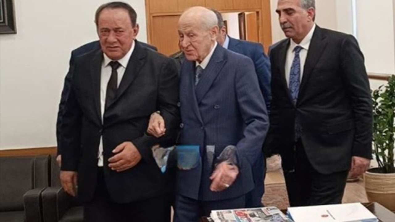 Alaattin Çakıcı’dan Devlet Bahçeli’ye sürpriz ziyaret! Kol kola poz verdiler