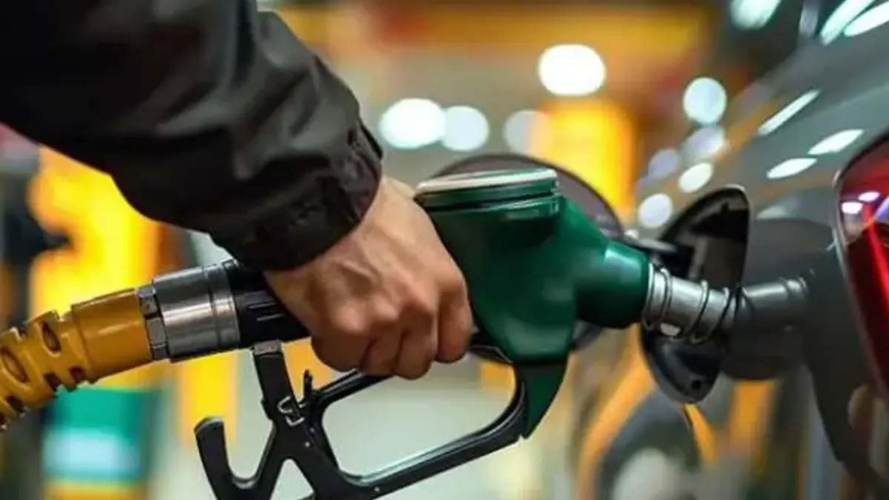 Akaryakıt fiyatları güncellendi! Benzin ve motorinde tabela değişti (20 Kasım 2024)