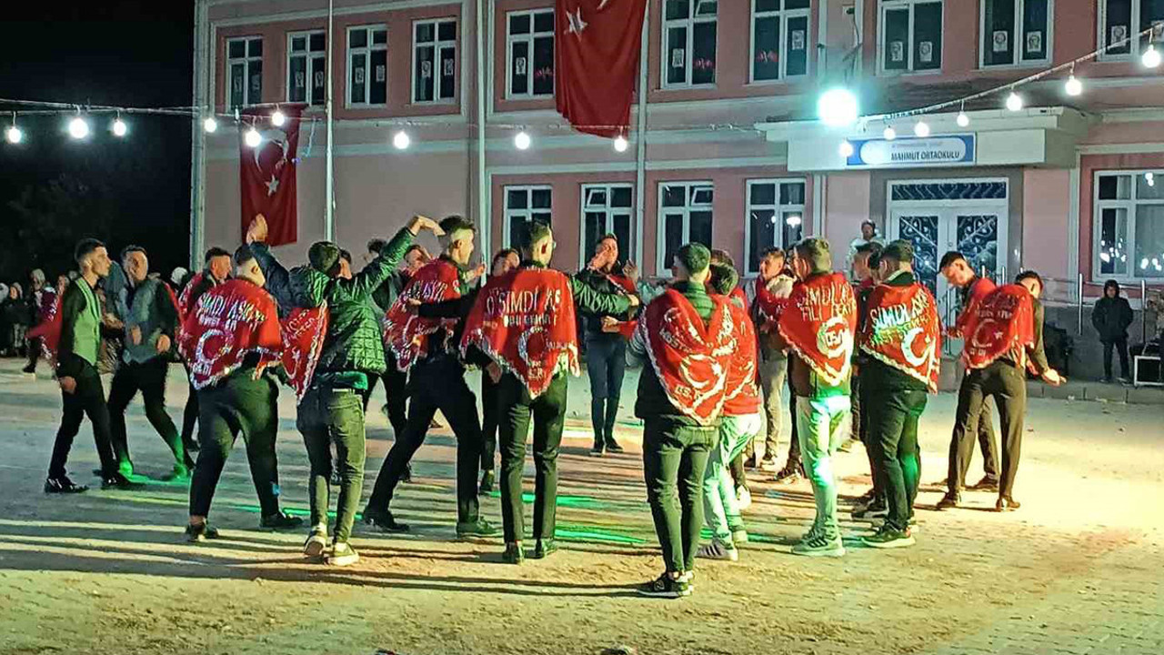 Afyonkarahisar’da kınalı kuzular gönüllerince eğlendi