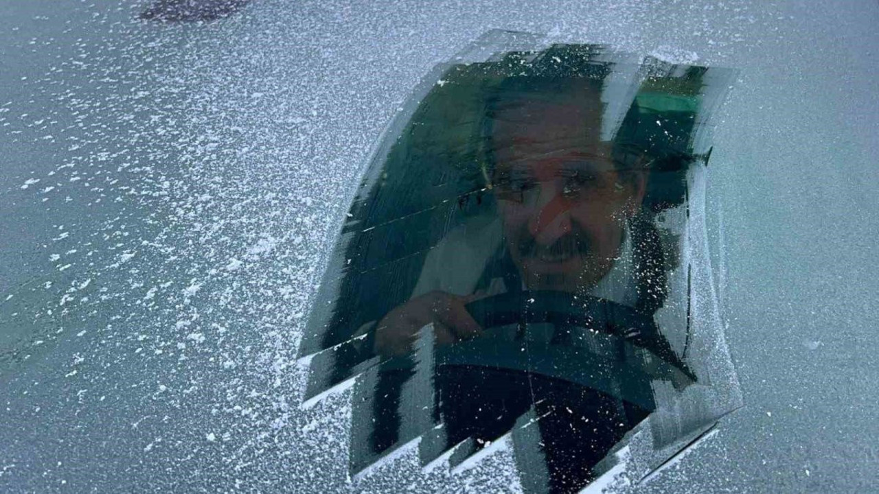 Erzincan’da her yer buzla kaplandı