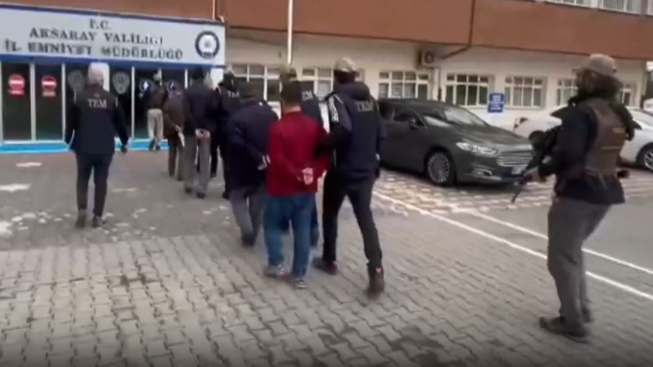 Yerlikaya 'Temizleyene kadar mücadele edeceğiz' diyerek duyurdu. 66 ilde FETÖ'ye 'kıskaç' operasyonu: 459 gözaltı