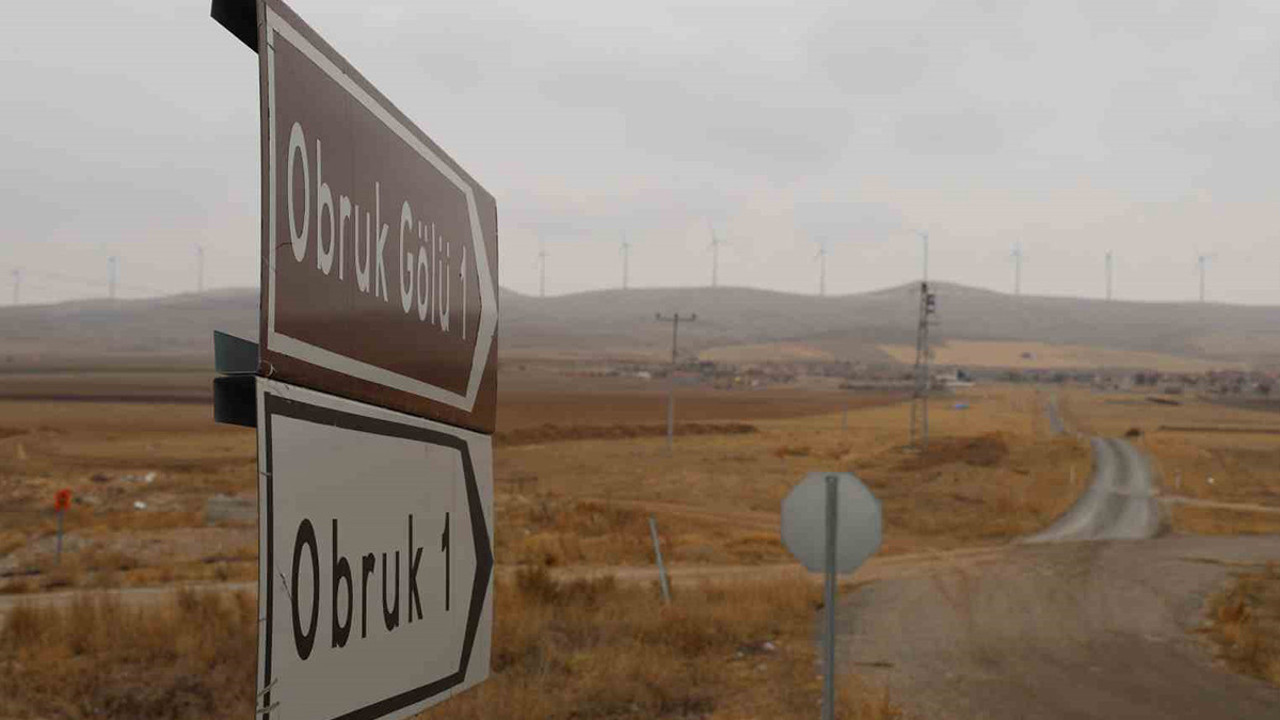 Muhtar isyan etti: “Ödenek çıktı ama yol asfaltlanmadı’