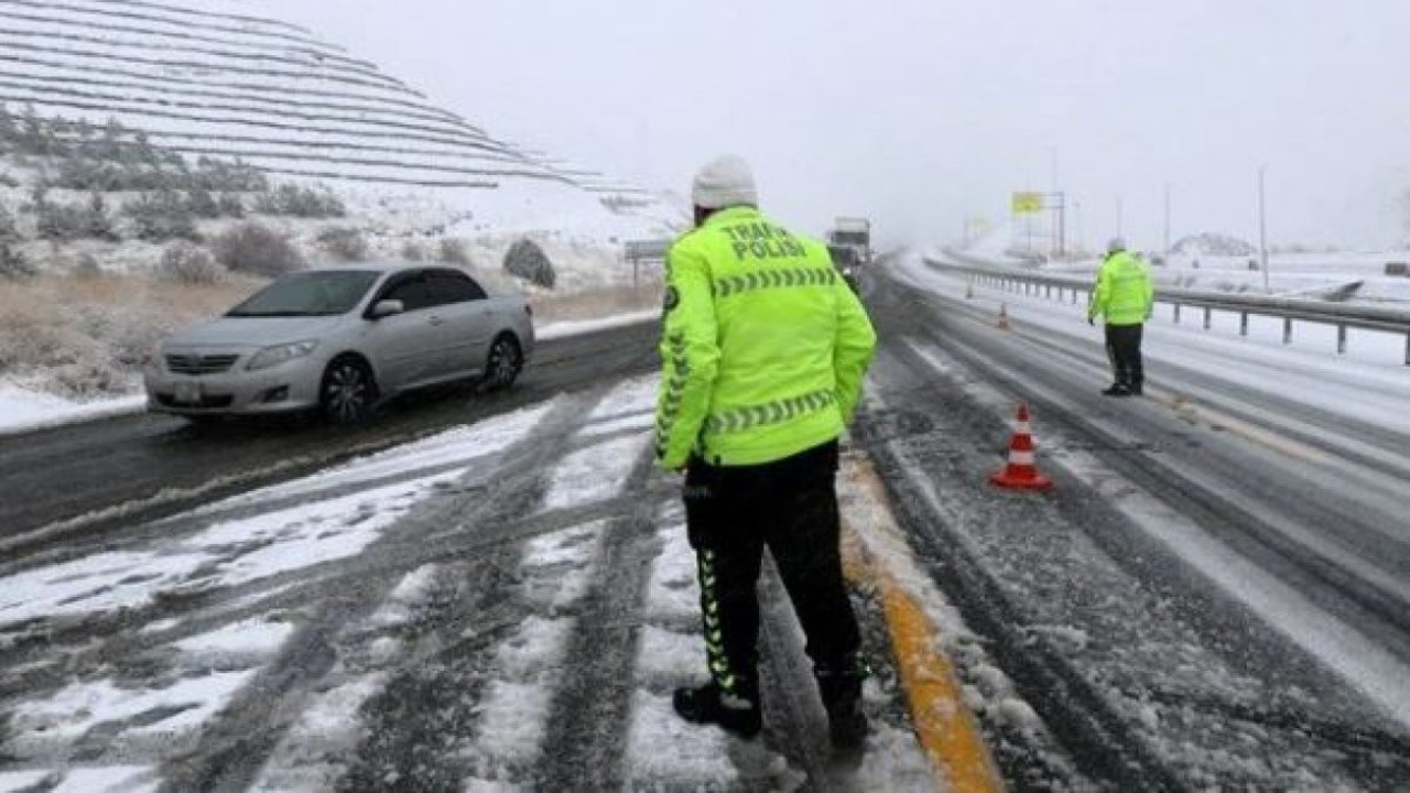 Kahramanmaraş-Göksun yolu kar nedeniyle kapandı