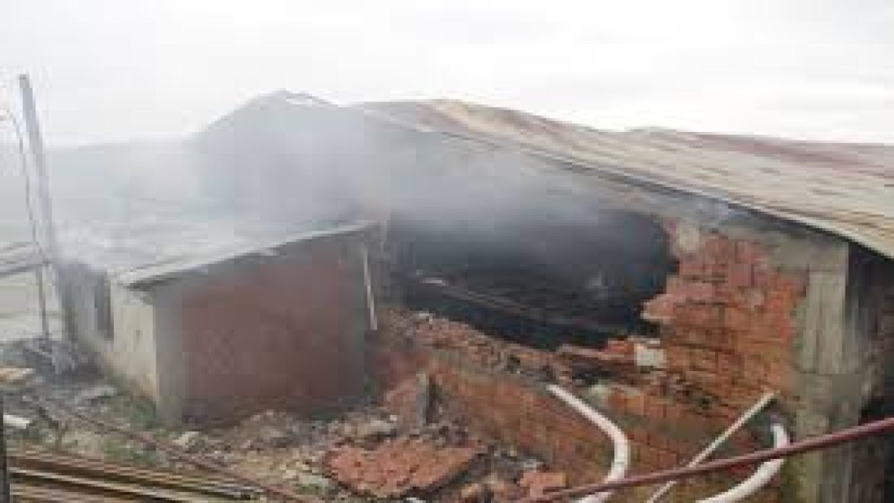 Mersin'de tavuk çiftliğinde çıkan yangın söndürüldü