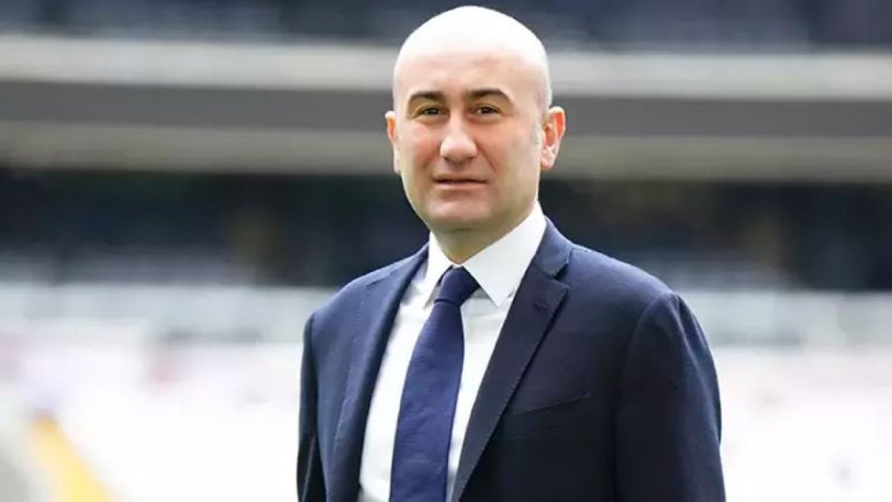 Hüseyin Yücel Beşiktaş'ın başına geçecek kişiyi açıkladı. Van Bronckhorst kovulmuştu