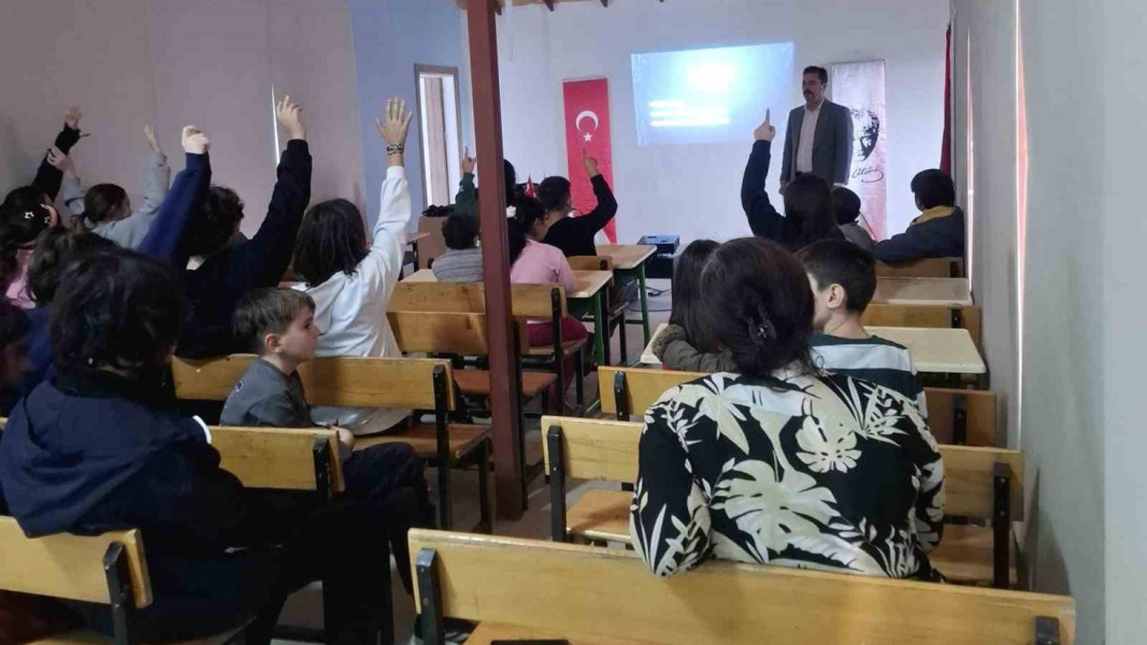 Köyceğiz’de teknoloji bağımlılığı, akran zorbalığı ve sosyal medya için önemli seminer