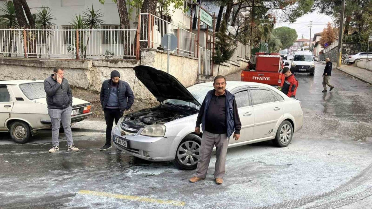 Yatağan’da araç yangını korkuttu