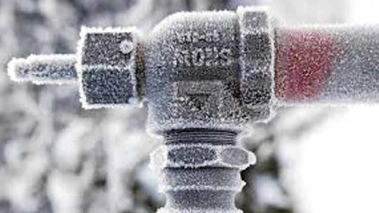 Uzmanlar uyardı! Donan sayaç ve tesisata ateş tutmayın