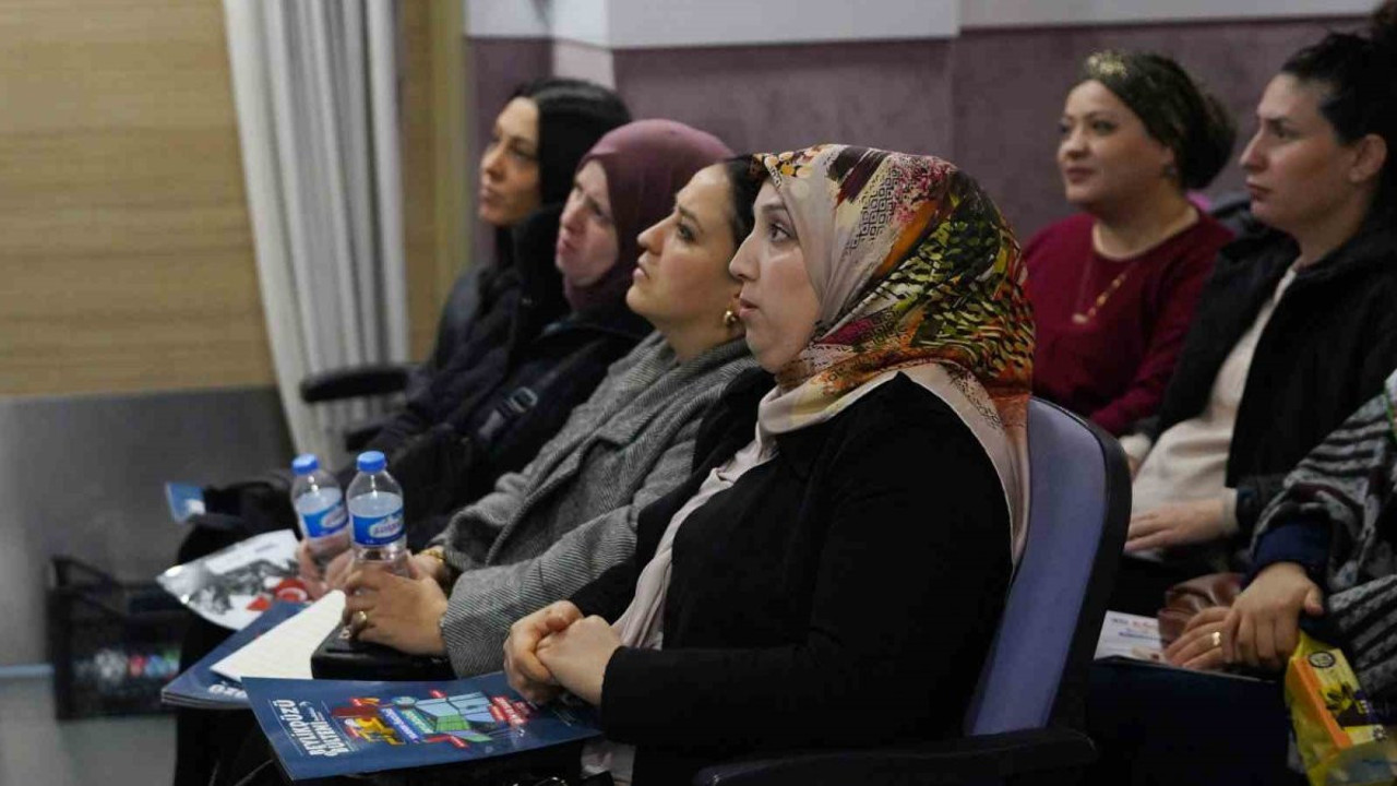 Beylikdüzü’nde veliler için sağlıklı yaşam semineri düzenlendi