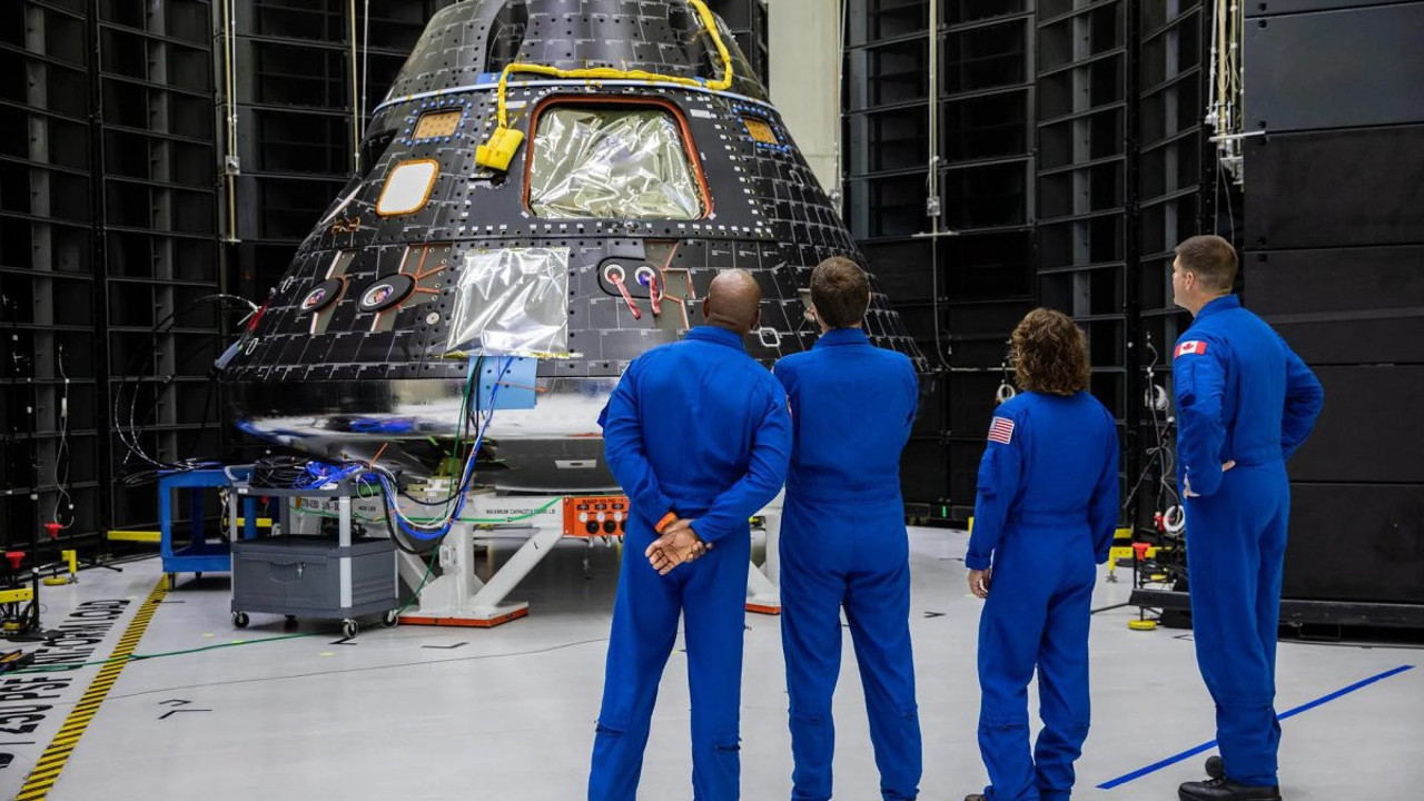 NASA aya iniş programını yine erteledi