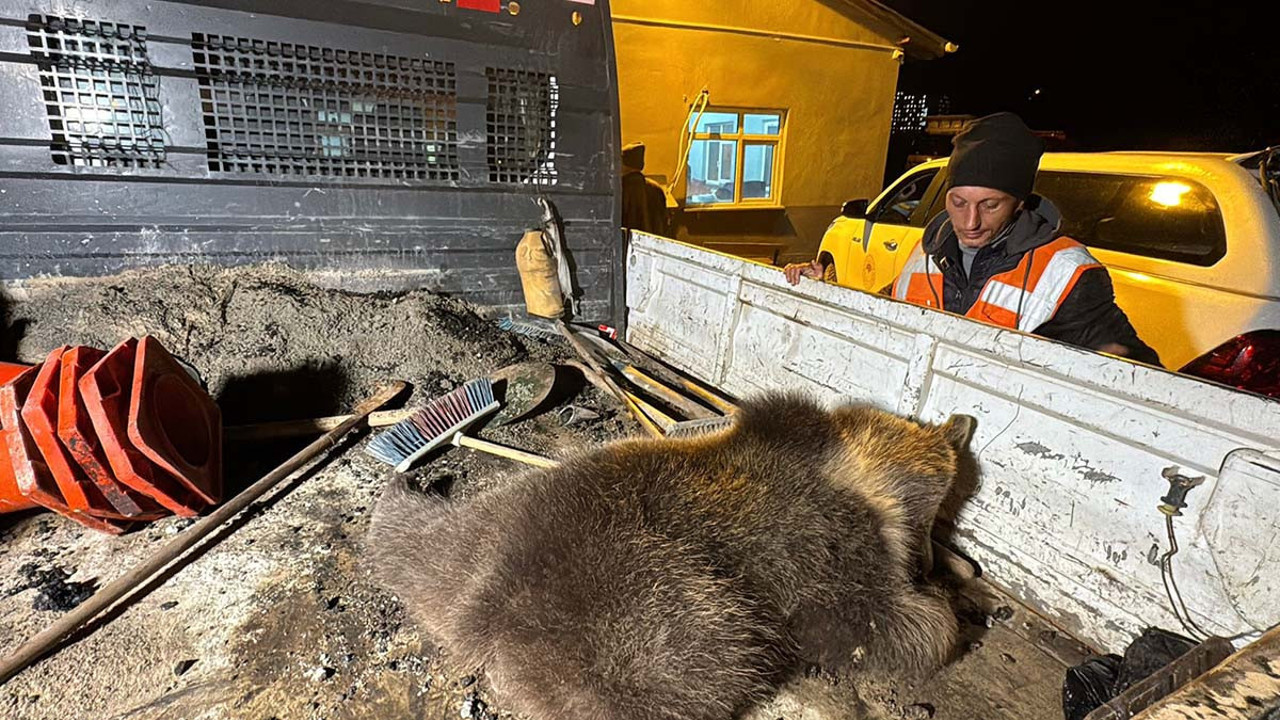 Seyir halindeki aracın önüne çıktı