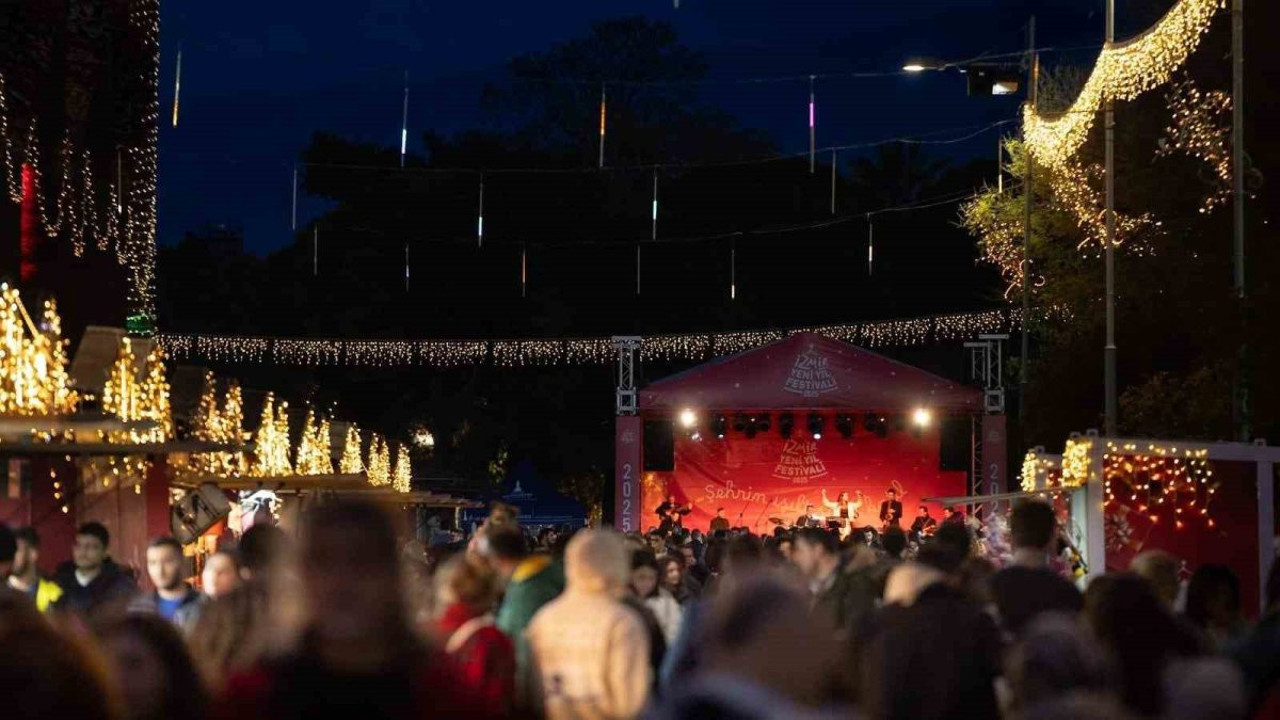 İzmir’de Yeni Yıl Festivali başladı