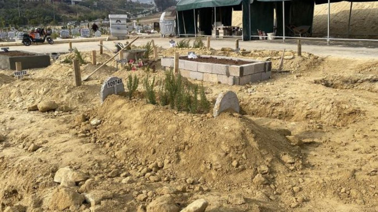 Önce eşini ardından 8 yaşındaki oğlunu katletmişti! Babasının öldürdüğü çocuk toprağa verildi