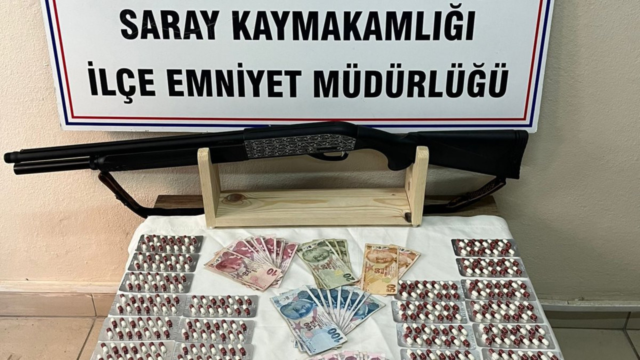 Tekirdağ'da uyuşturucu operasyonu: Yüzlerce sentetik ecza ele geçirildi